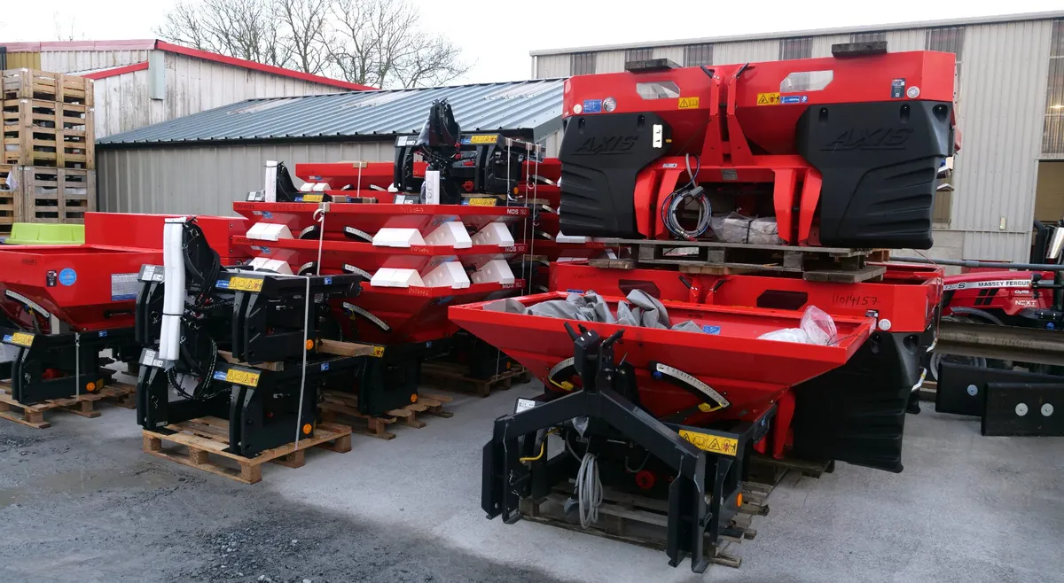 RAUCH FERTILSER SPREADERS - Image 2