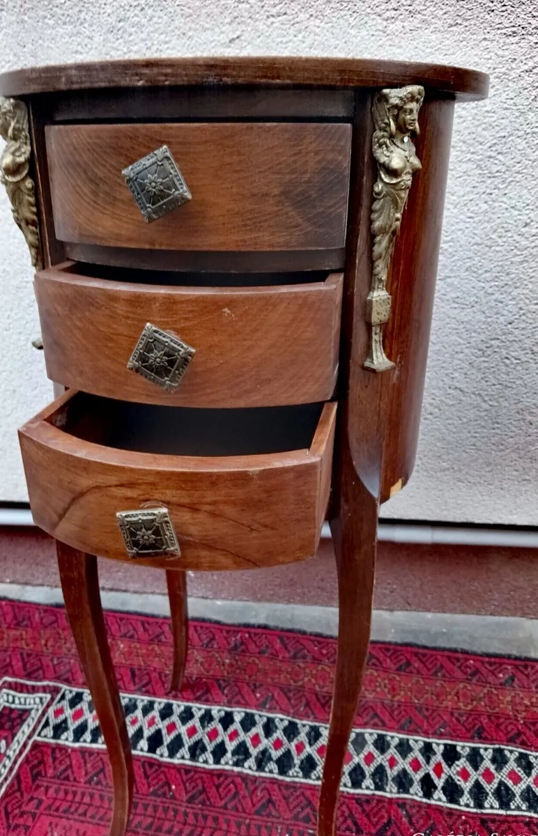 Pair of Empire bedside cabinet with bras caryatids - Image 4