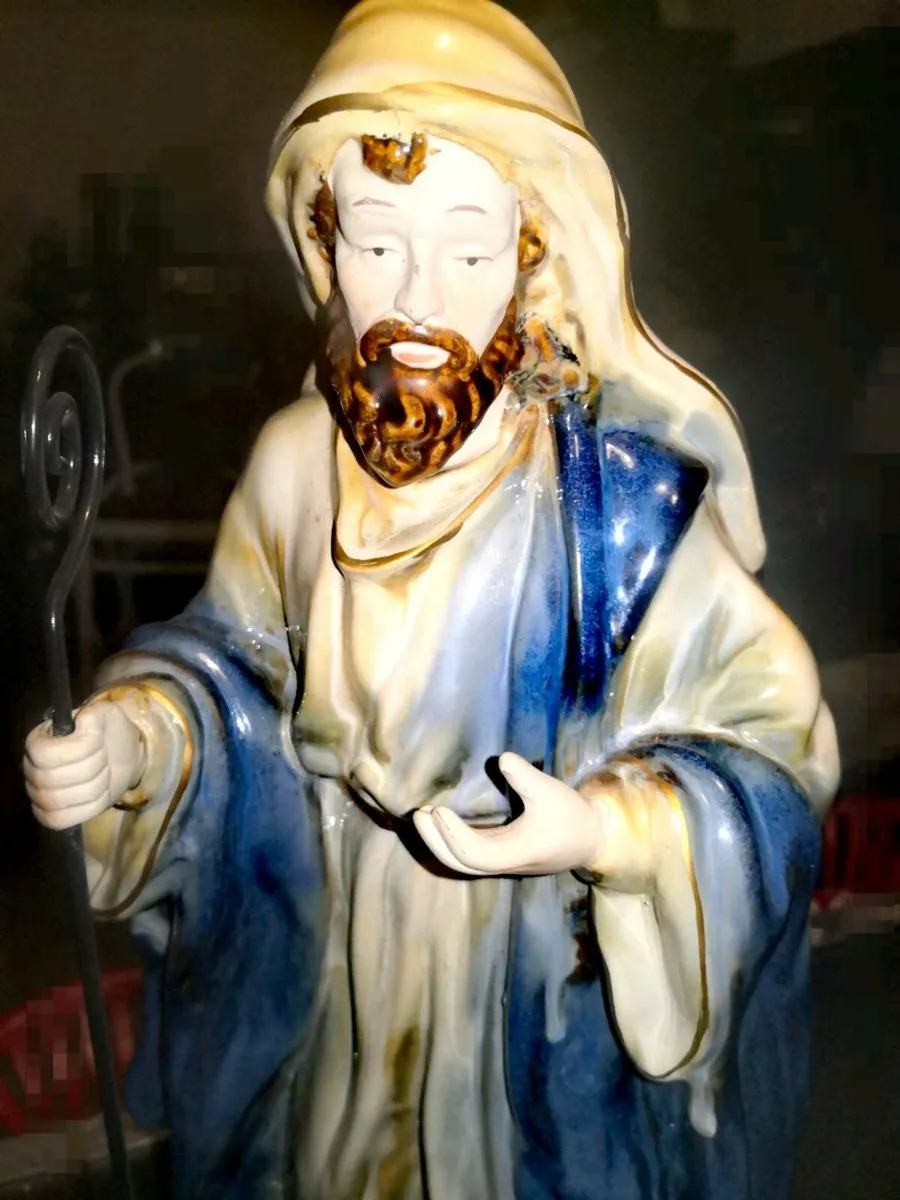 Massive glazed terracotta Nativity set - Image 4