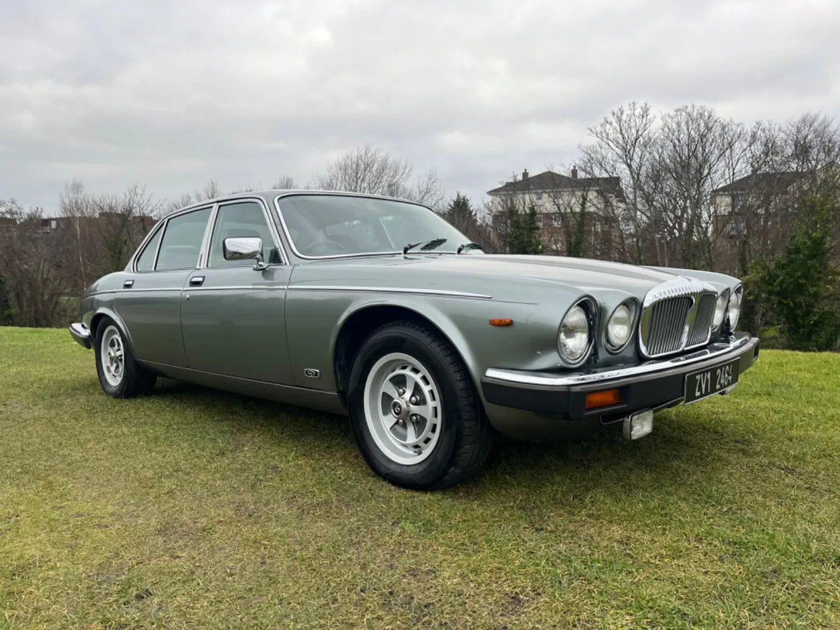 1992 Daimler Double Six 5.3 V12 - Image 1