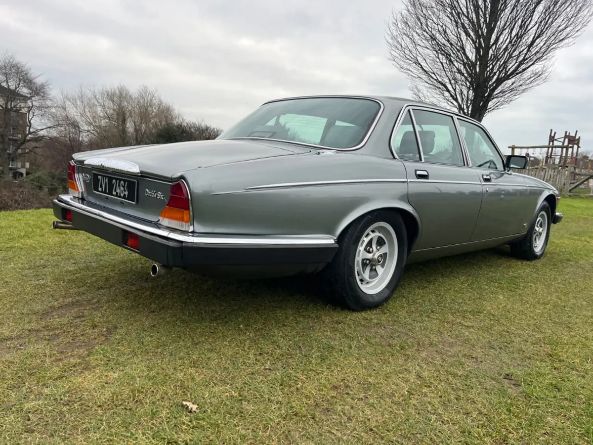1992 Daimler Double Six 5.3 V12 - Image 4