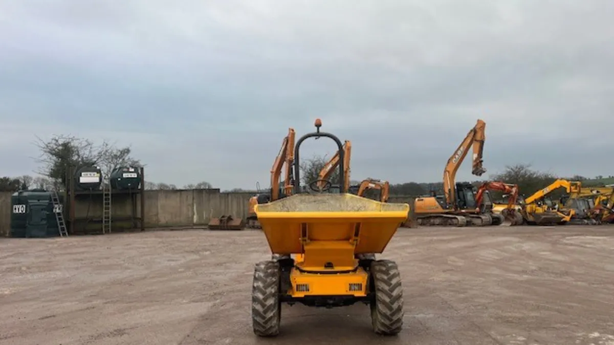 2010 Thwaites 3 Ton Swivel Dumper - Image 4