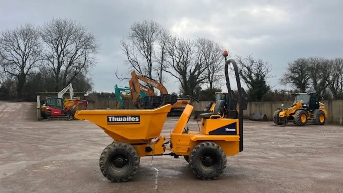 2010 Thwaites 3 Ton Swivel Dumper - Image 1