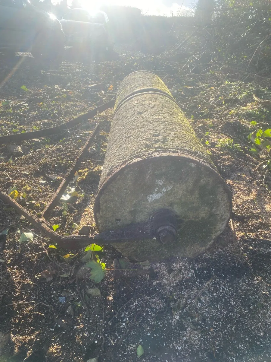 Vintage Concrete roller - Image 2
