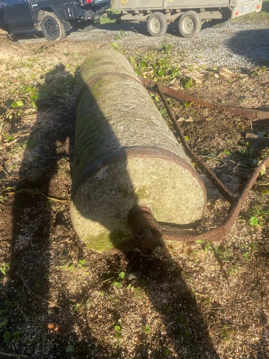 Vintage Concrete roller - Image 4