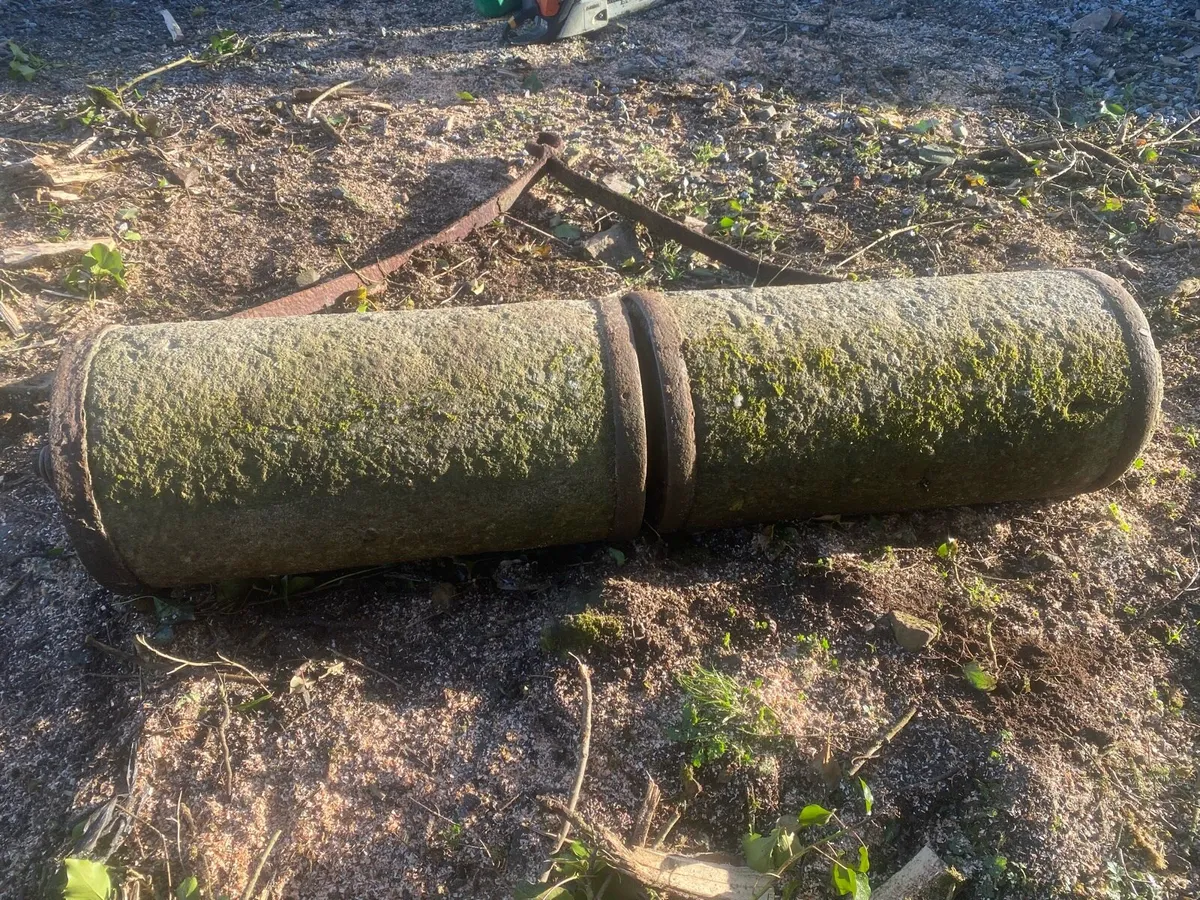 Vintage Concrete roller - Image 3