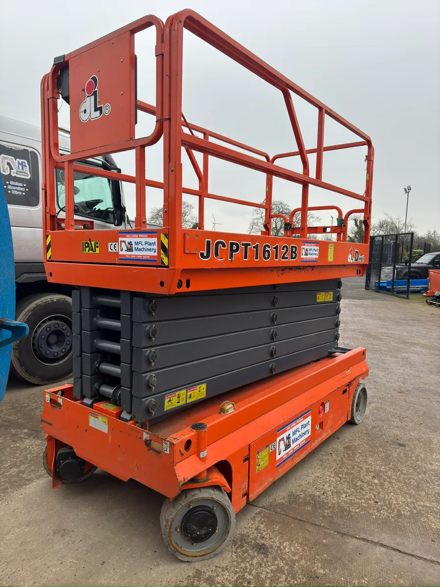 16m Dingli Scissor Lift - Image 4