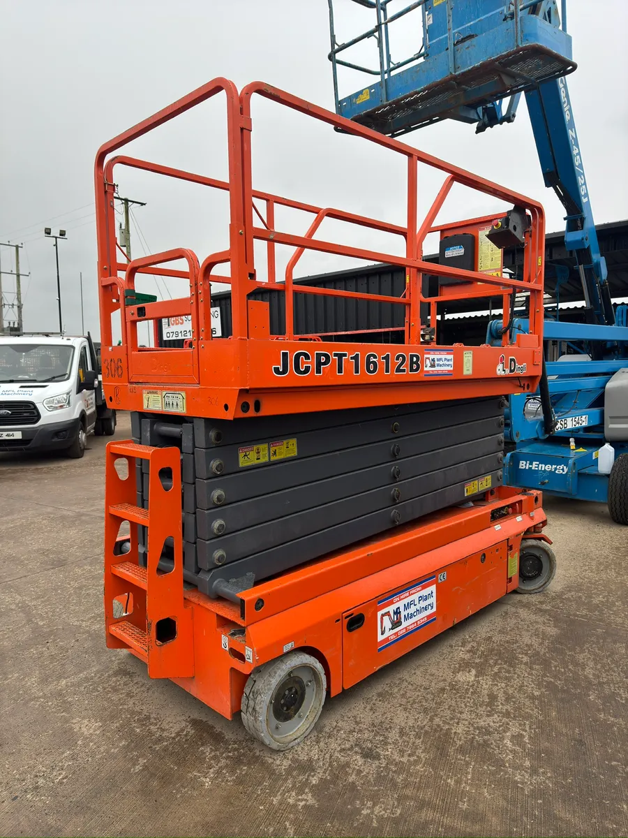 16m Dingli Scissor Lift - Image 2