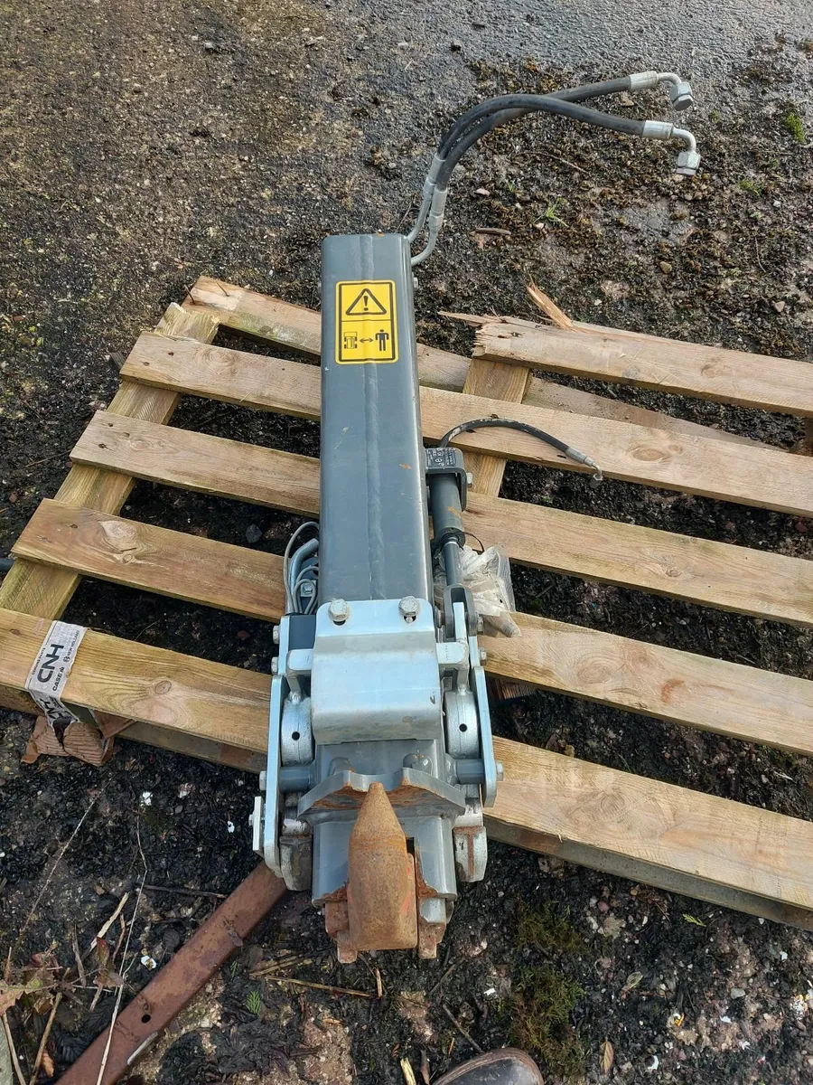 Telehandler hitch - Image 1