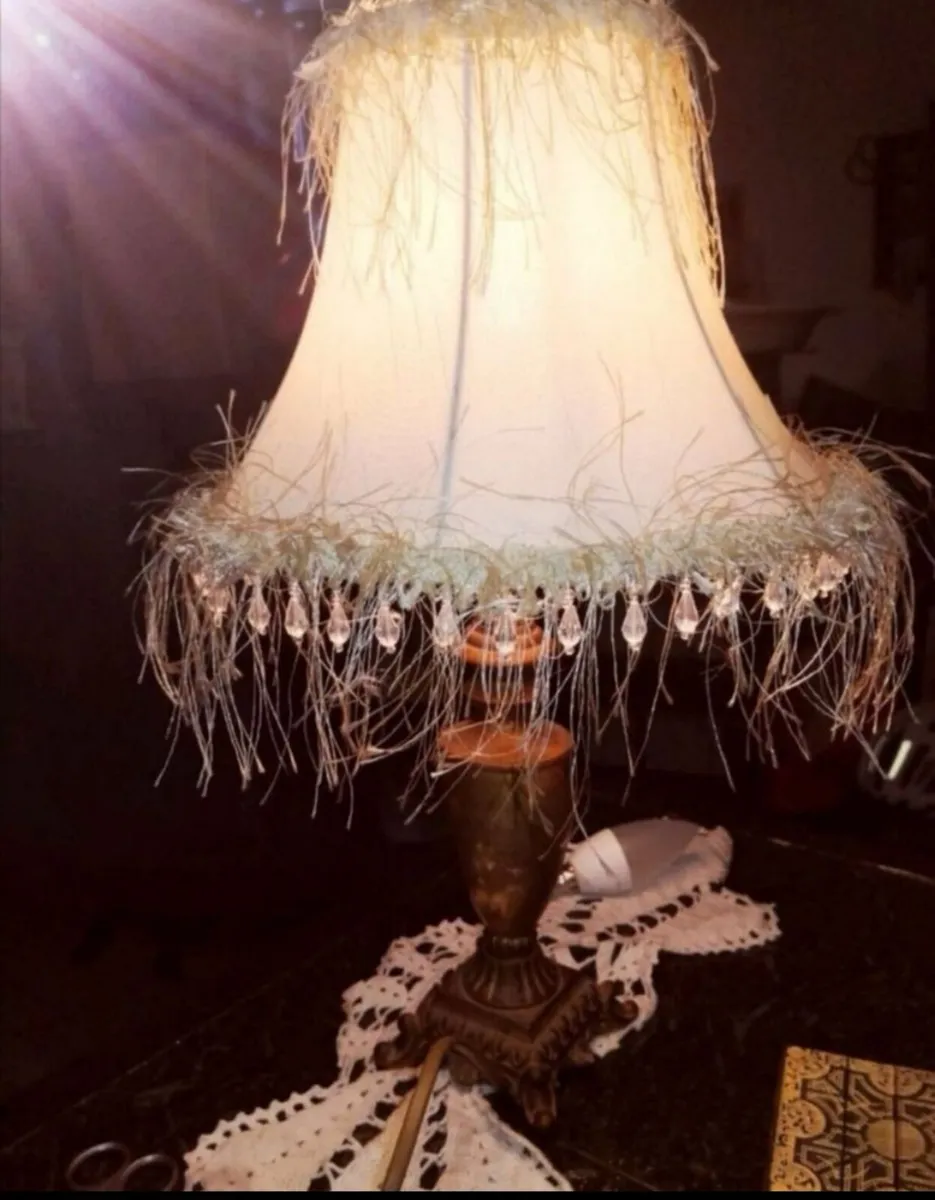 Lovely old brass lamp - Image 1