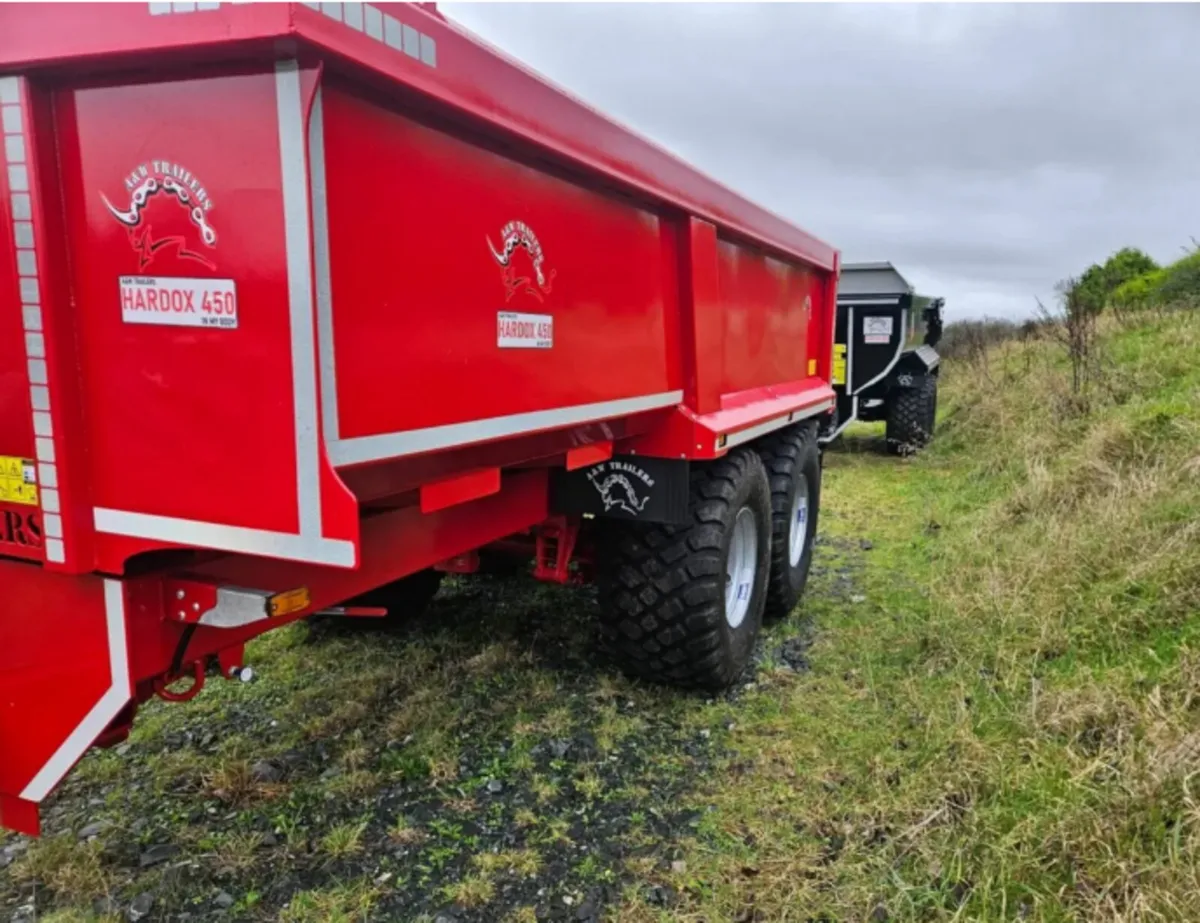 A&W Dump Trailer - Image 1