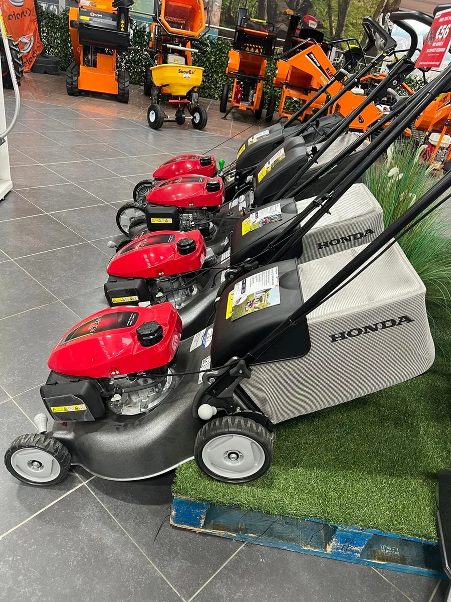 Honda Walk Behind Lawnmower - Image 4