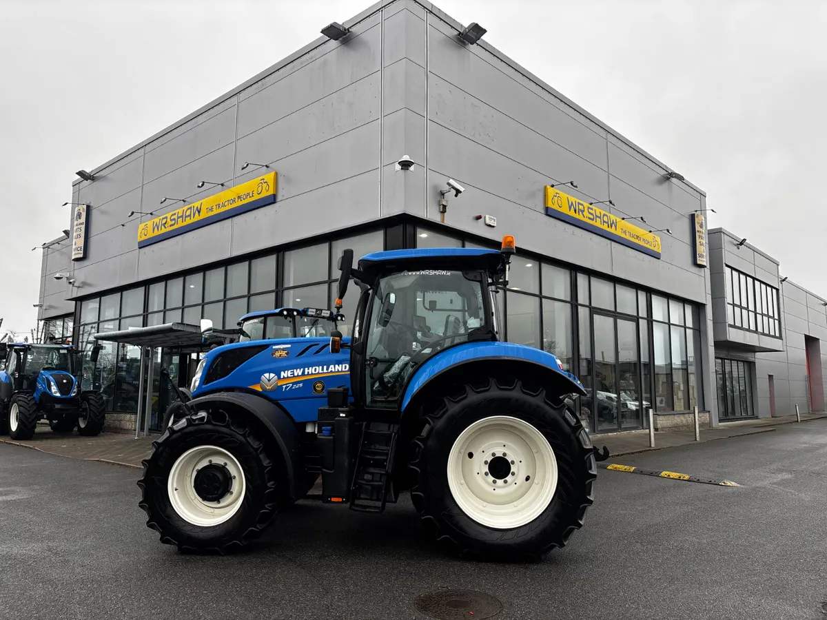 New Holland T7.225 Auto Command-1004hrs - Image 1