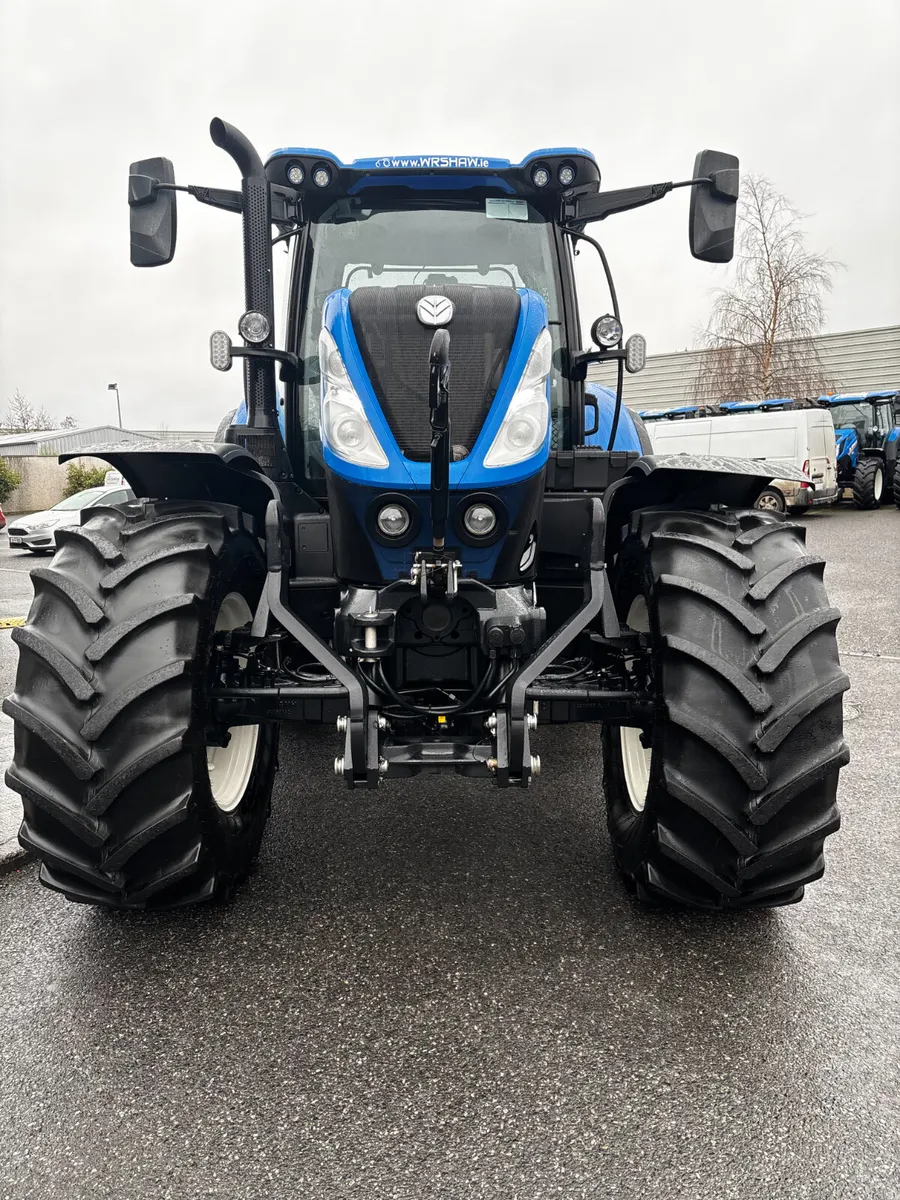New Holland T7.225 Auto Command-1004hrs - Image 3