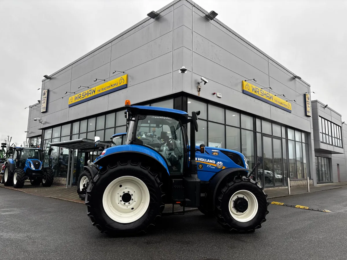 New Holland T7.225 Auto Command-1004hrs - Image 2