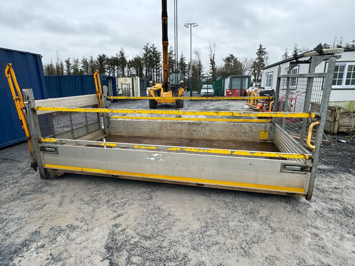 13x7ft Dropside Van body with Tail Lift - Image 3