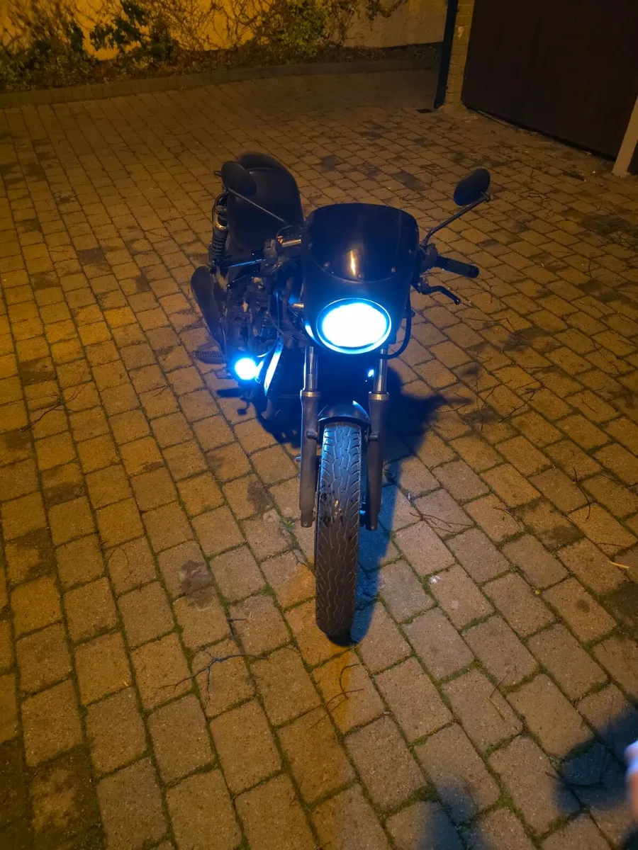 Kawasaki 400 - Image 1