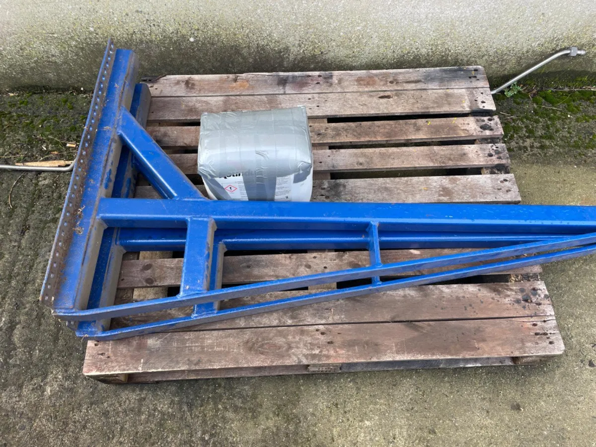 Horstine fertiliser hopper brackets