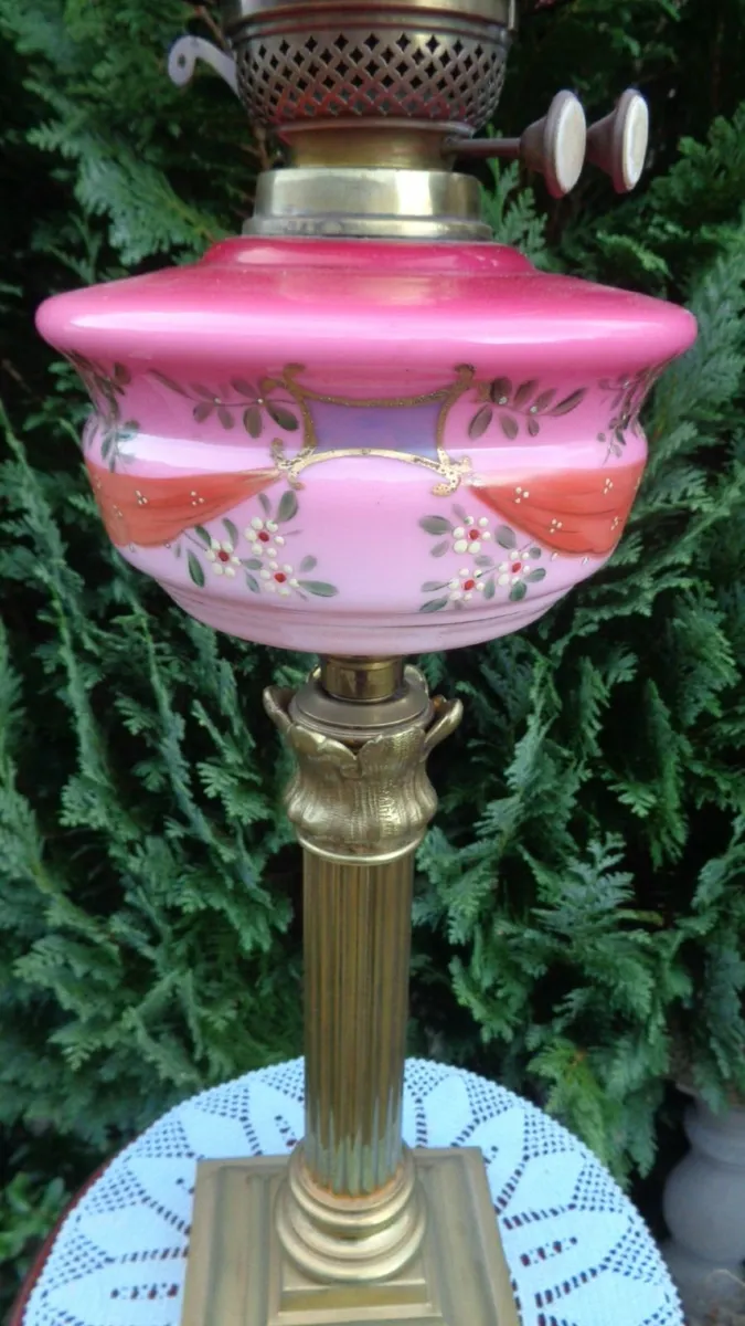 Genuine Victorian Cranberry twin duplex oil lamp. - Image 3