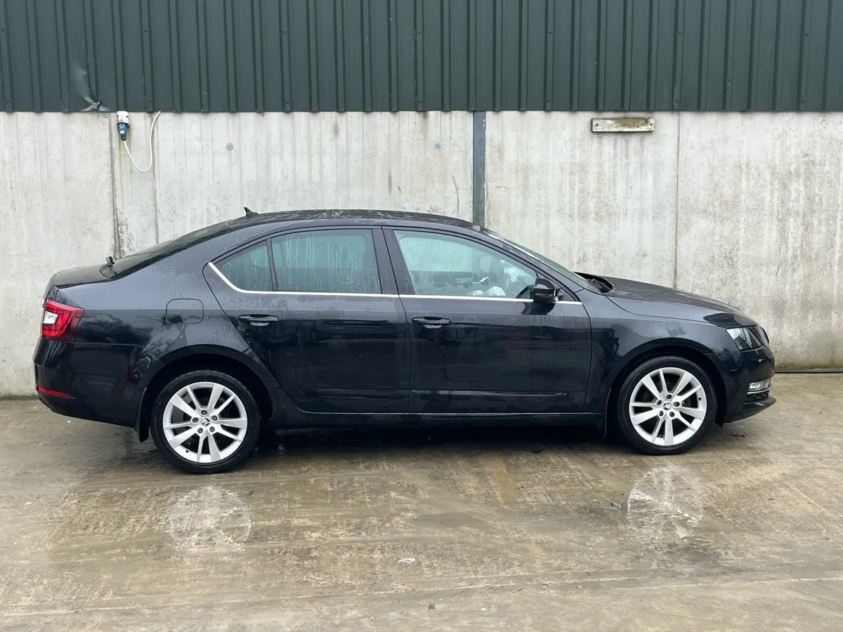 2018 Skoda Octavia for parts - Image 2