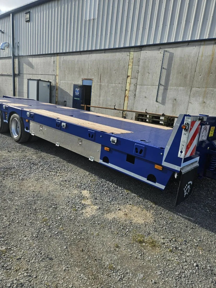 Low loader - Image 2
