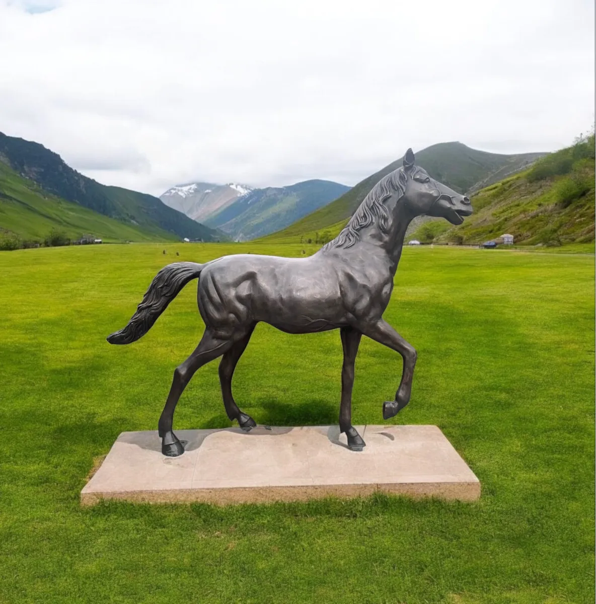 Bronze horse - Image 1