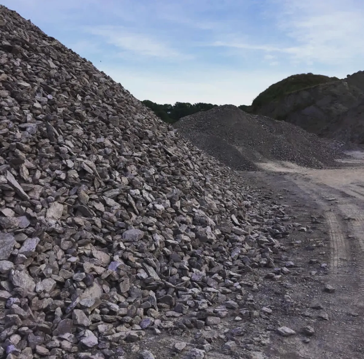 FARM ROADWAYS - Plum sandstone - Image 2