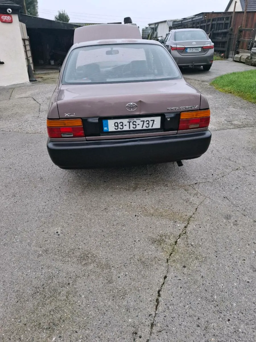 Toyota corolla - Image 2