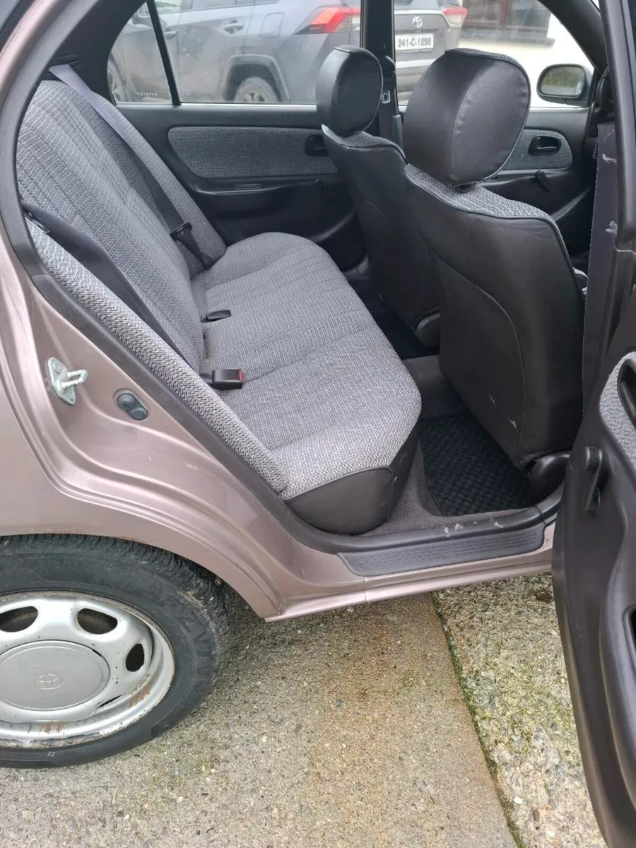 Toyota corolla - Image 4