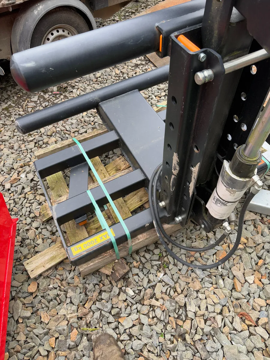 Elephant trunk bale lifter - Image 2