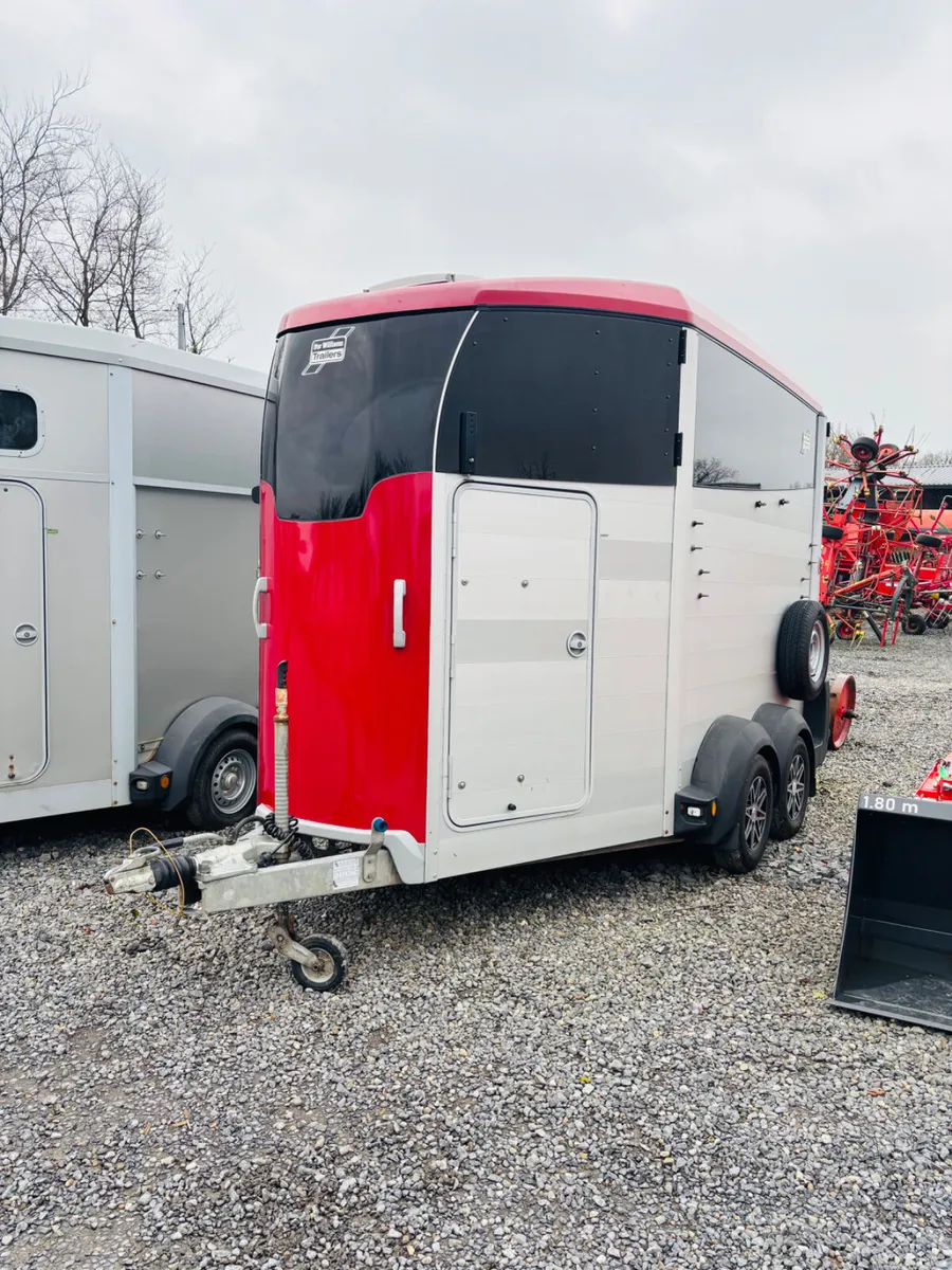 Ifor Williams horsebox - Image 1