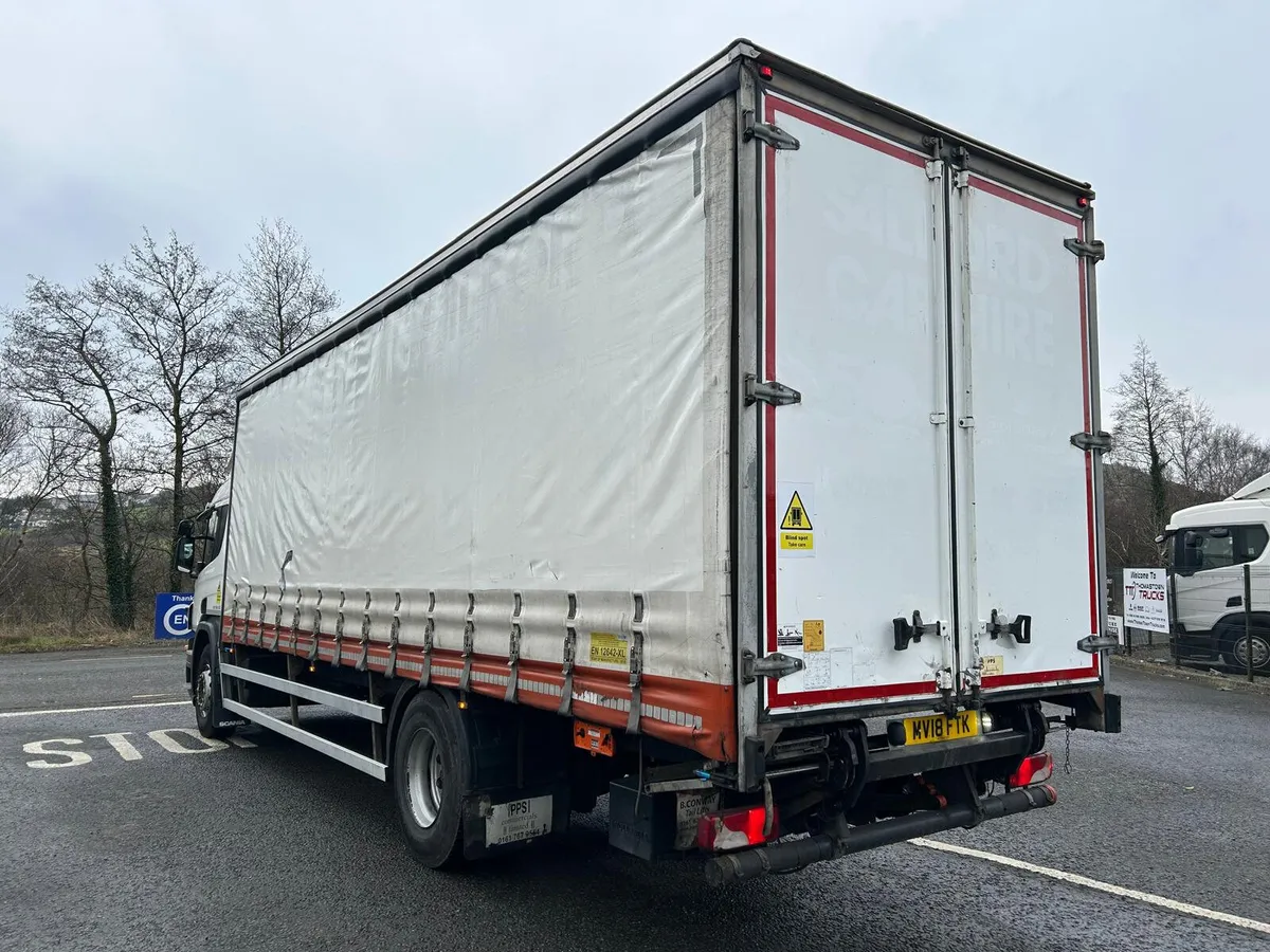 2018 Scania P250 Sleepercab with 27 1/2 Ft Curtain - Image 3