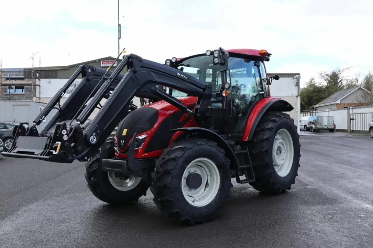 Valtra A115 C/W Loader - Image 2