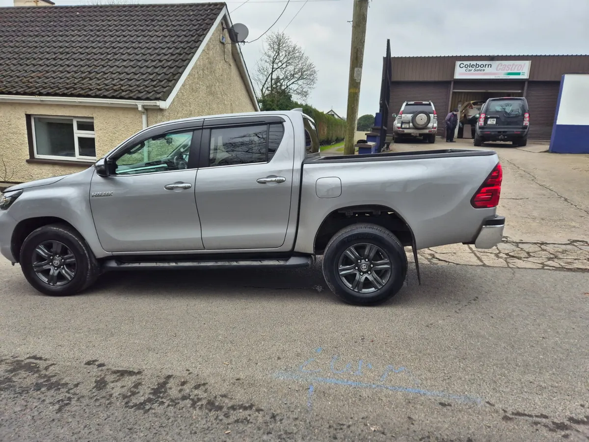Toyota Hilux 2022 - Image 3
