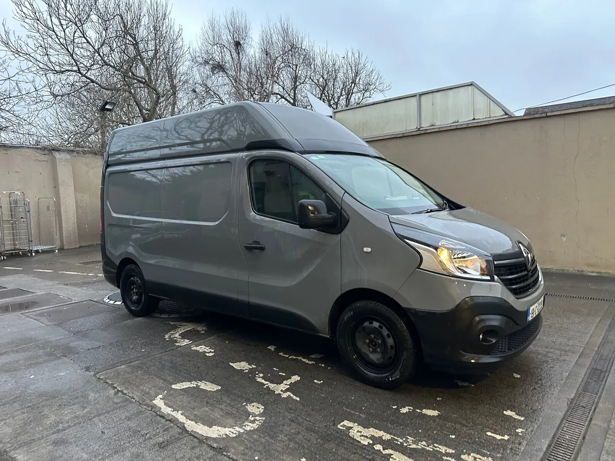 Renault Traffic High Roof - Image 2