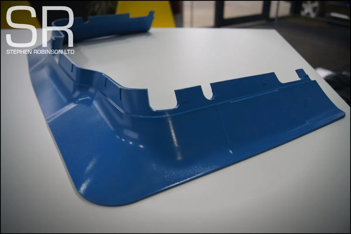 FORD BONNET TO CAB SEAL MOULDING - Image 1