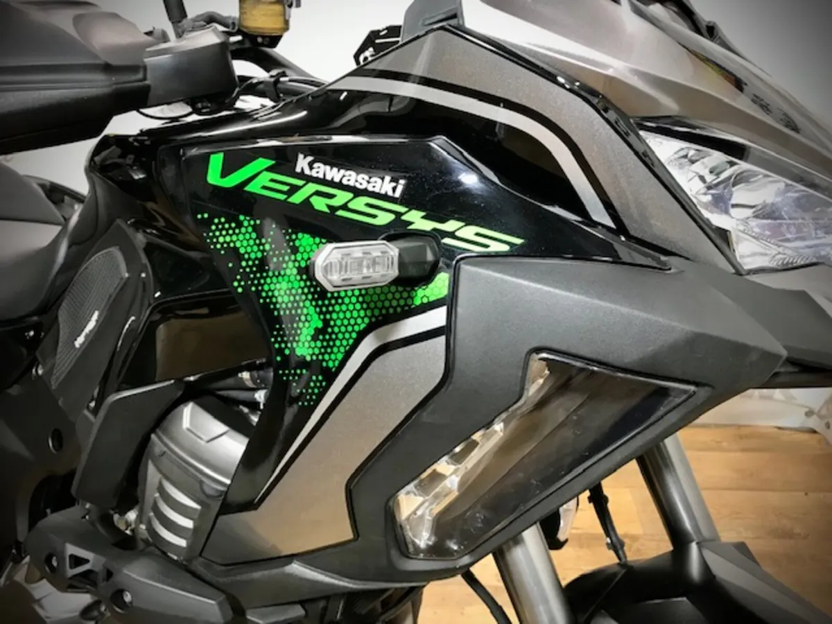 PRE-OWNED Kawasaki Versys 1000 SE GT - Image 3