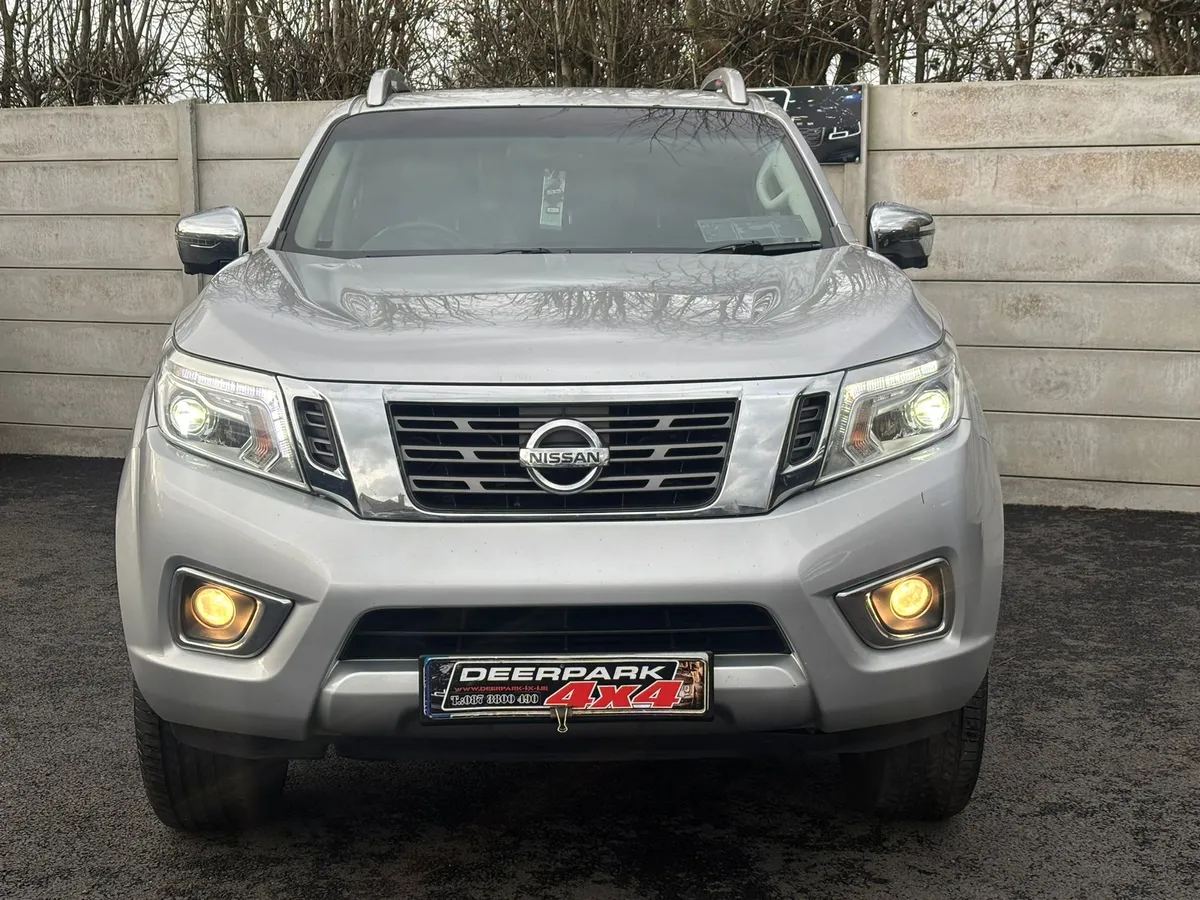 2018 (182) Nissan Navara 2.3 DCI TEKNA Crewcab - Image 3