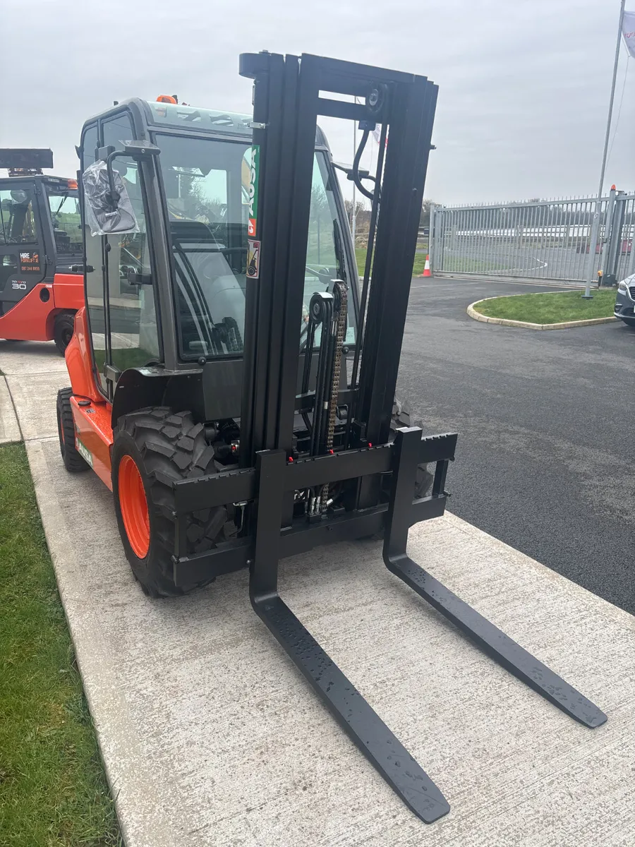 Ausa C150H Rough Terrain Forklift - Image 3