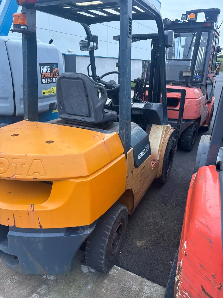 Toyota Forklift - Image 4