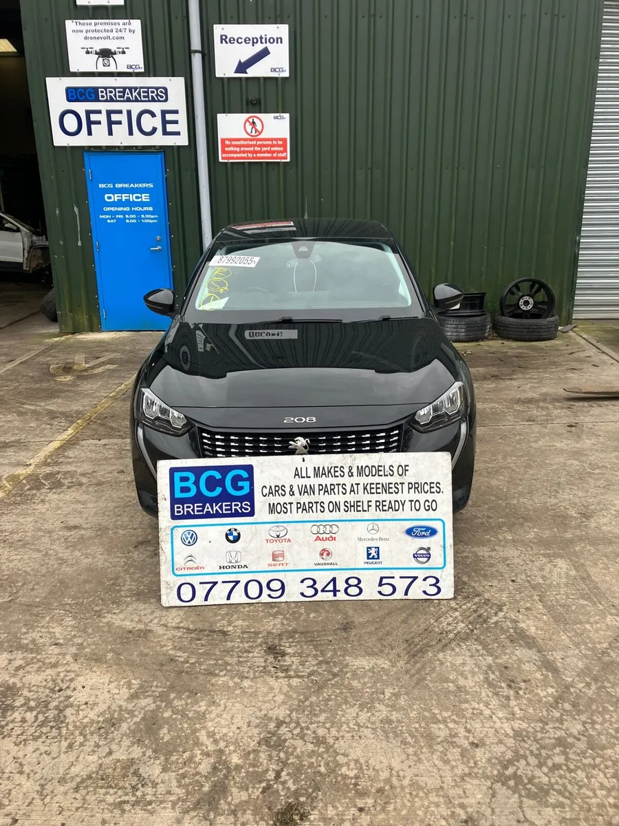 2023 Peugeot 208 parts breaking