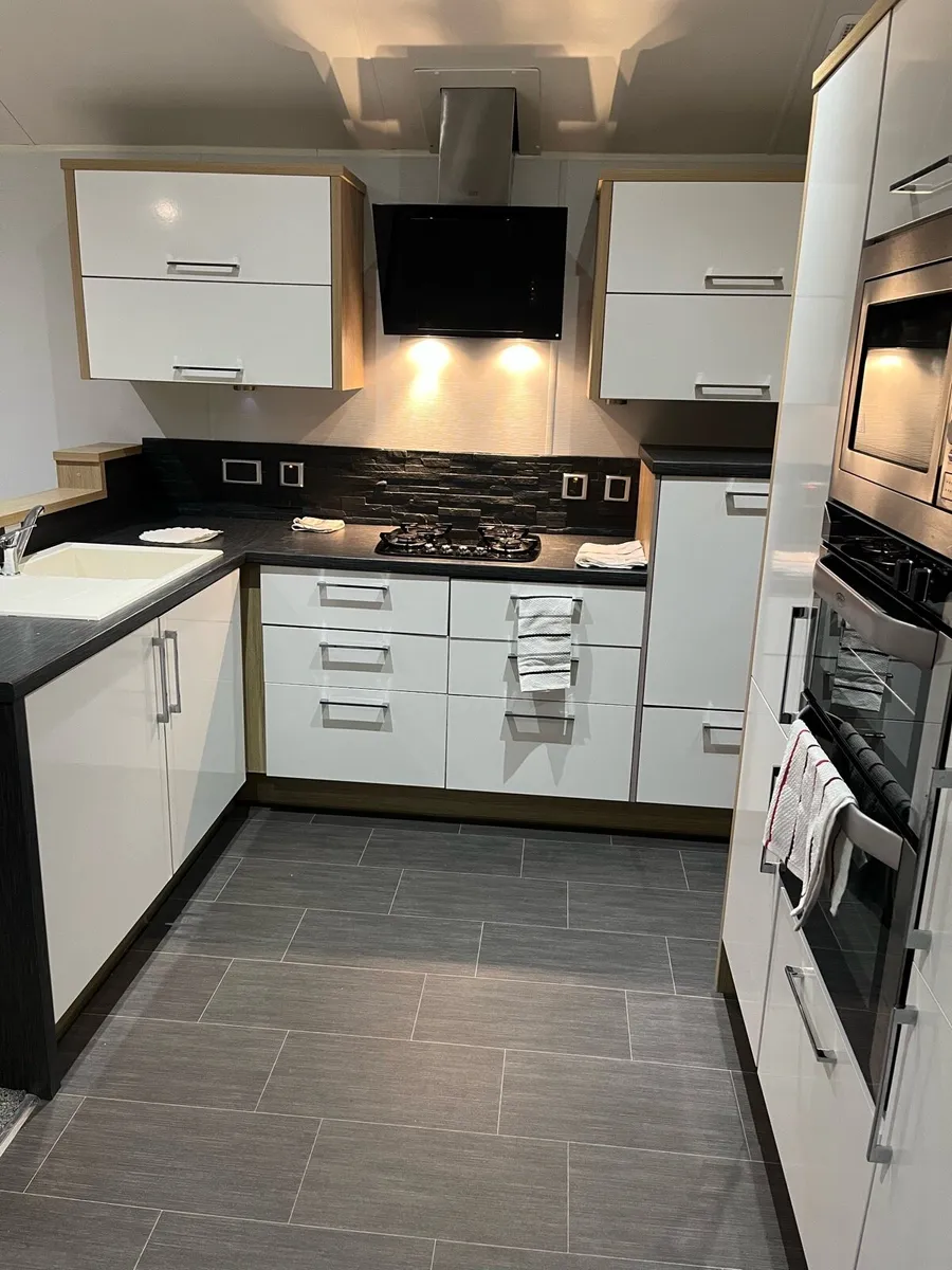 Willerby Bk Linear @ Broomfield Mobile Homes - Image 3
