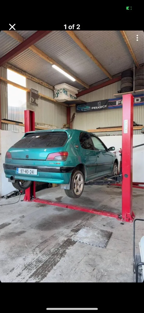 Car lift 4 tonne Pacini brand one week sale - Image 1