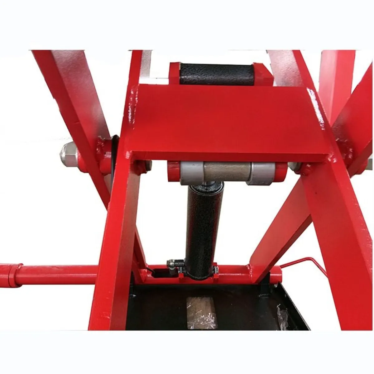 Scissor lift 3.5 tonne Pacini brand free delivery - Image 3