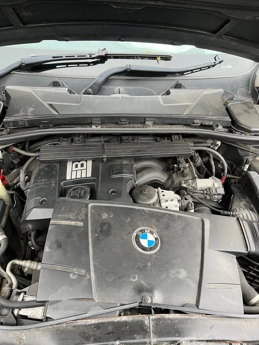 Breaking bmw e90 320i 668/9 n43b20a 2008 - Image 4