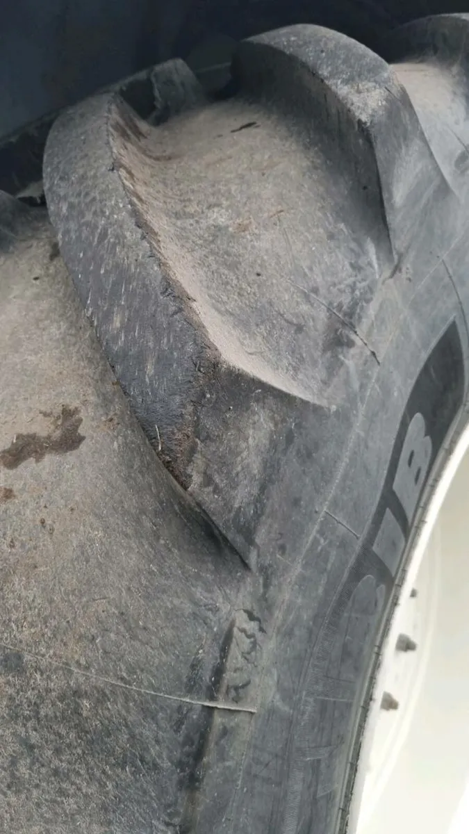 new holland  t7 210 hours 1200  range command - Image 4