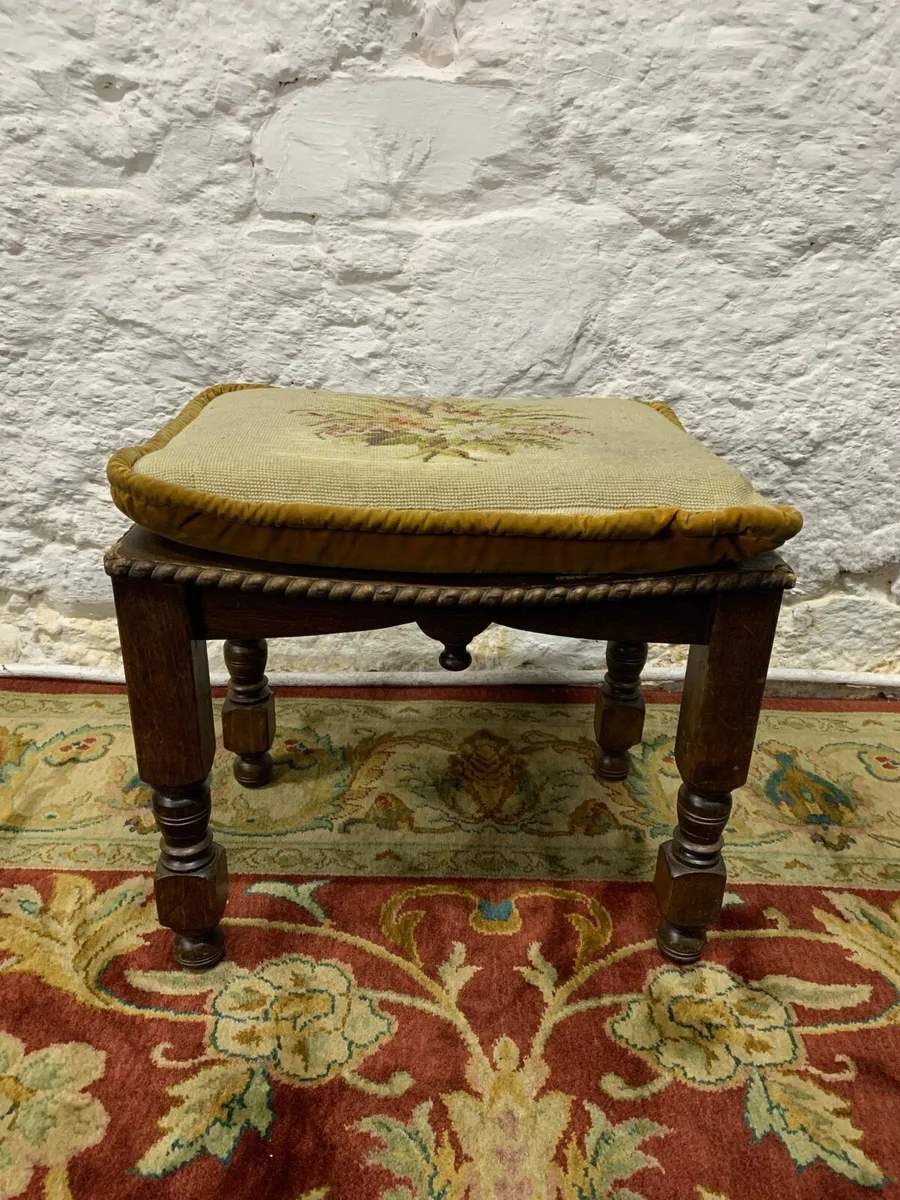 Vintage oak framed footstool & tapestry cushion. - Image 4