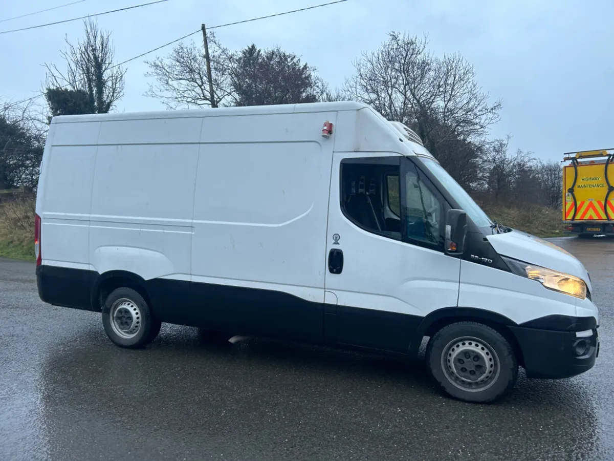 2015 iveco daily 35s130 freezer van with stand by - Image 4
