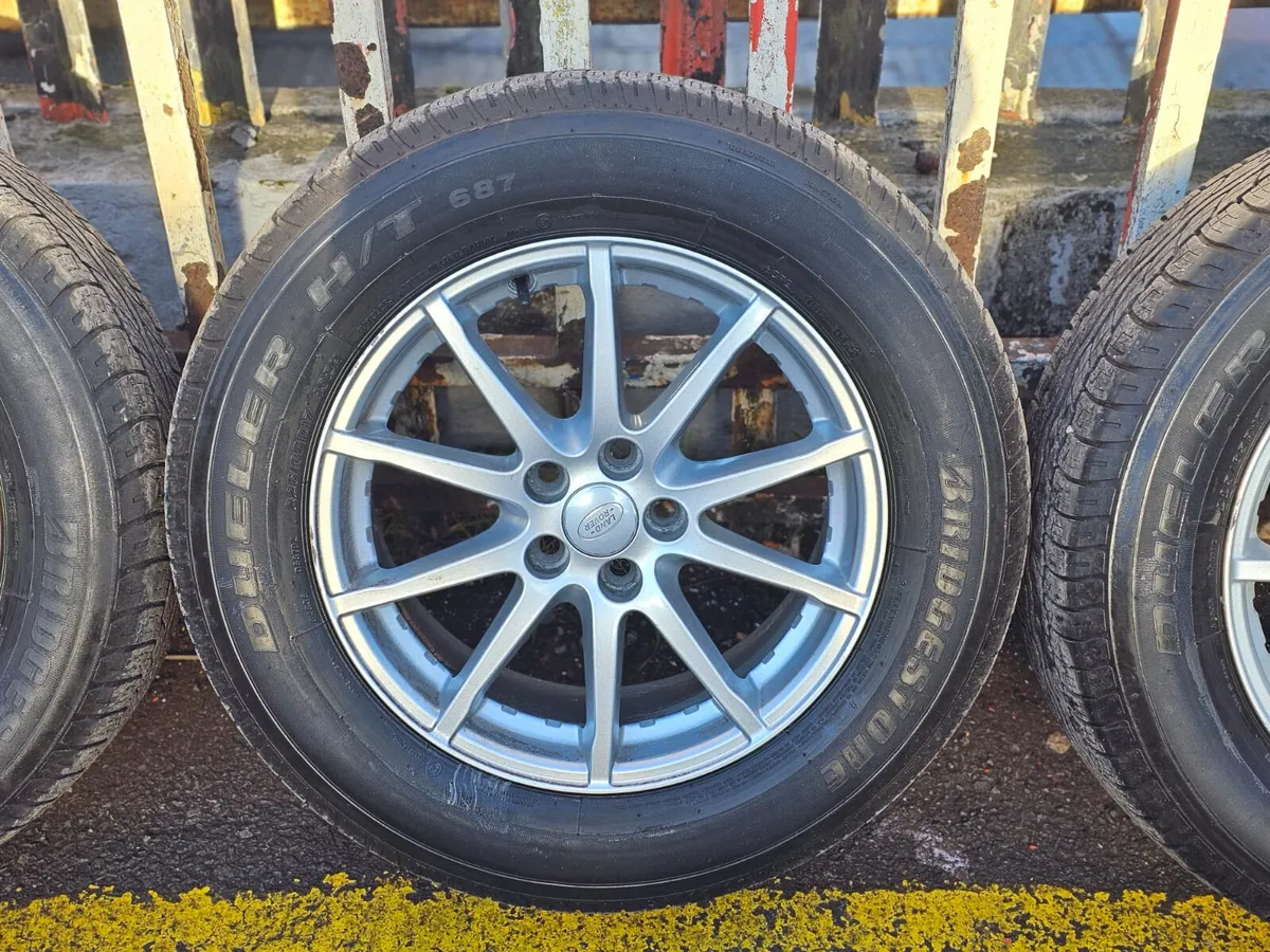 #39 Land Rover/Range Rover Genuine Alloys 17" - Image 4