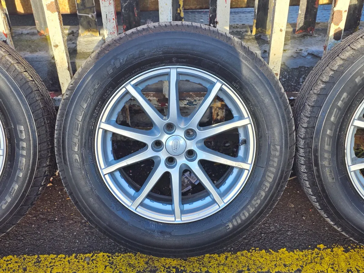 #39 Land Rover/Range Rover Genuine Alloys 17" - Image 2